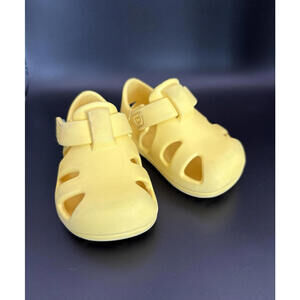 Ten Little Splash toddler Sandals, Daisy Yellow - US 4